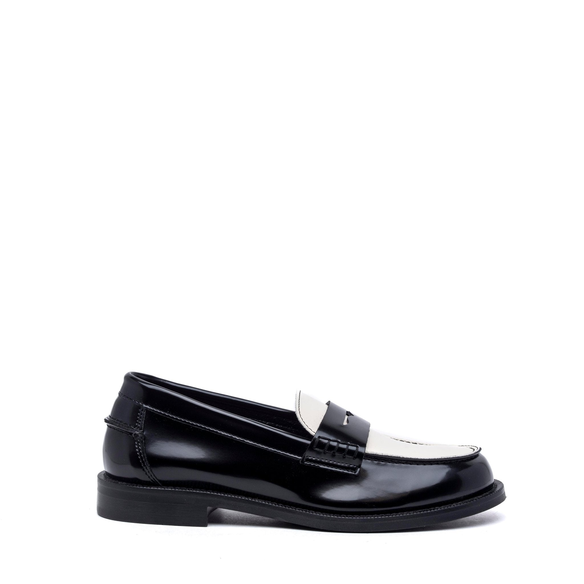 Mocassino in spazzolato bicolore beige/nero. - TreemmeCreazioni