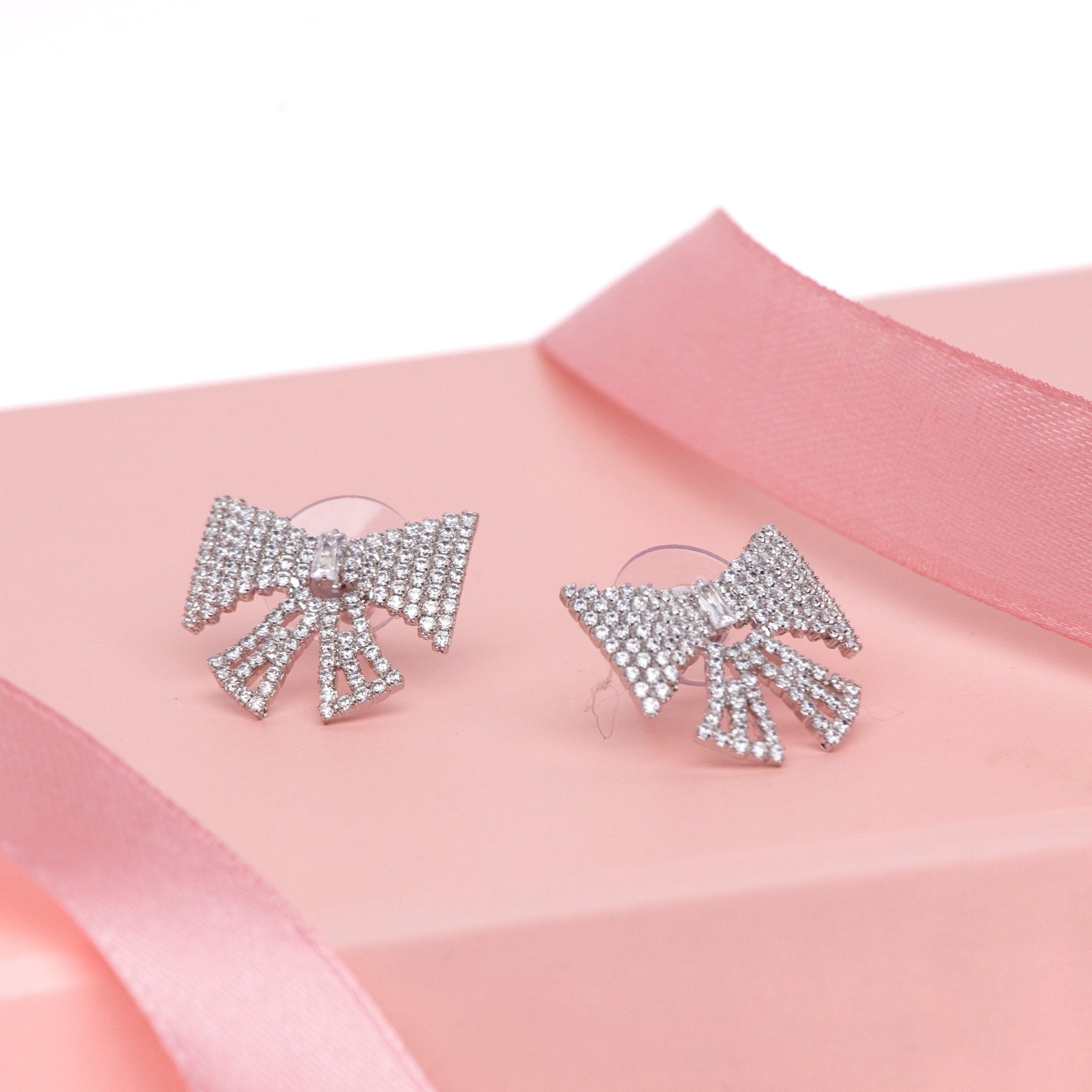 Orecchini a fiocchetto. - TreemmeCreazioni