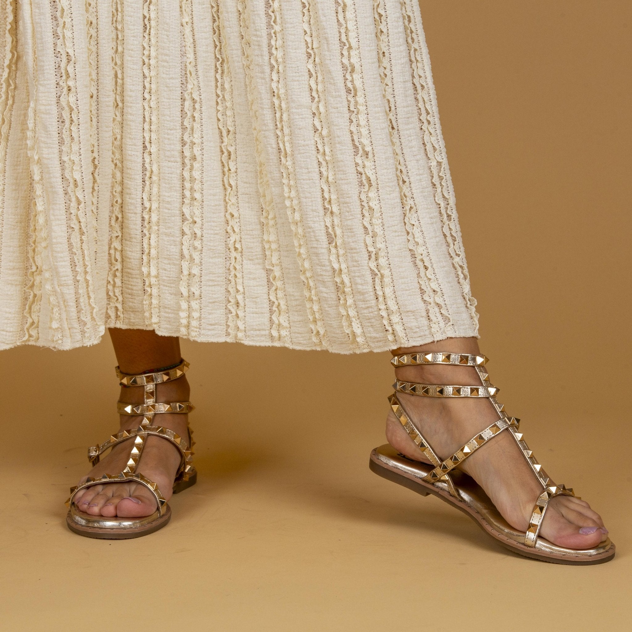 Sandalo Mikonos platino con borchie TreemmeCreazioni