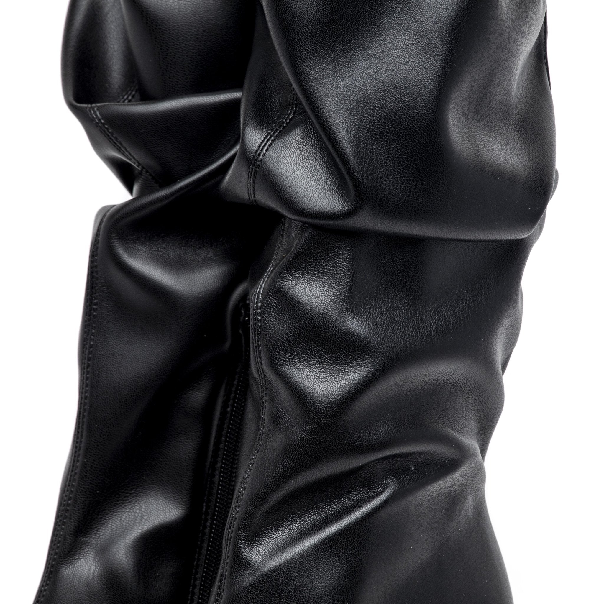 Stivale alto con effetto goffrato. - TreemmeCreazioni