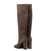 Stivale alto in pelle scamosciata color radice. - TreemmeCreazioni