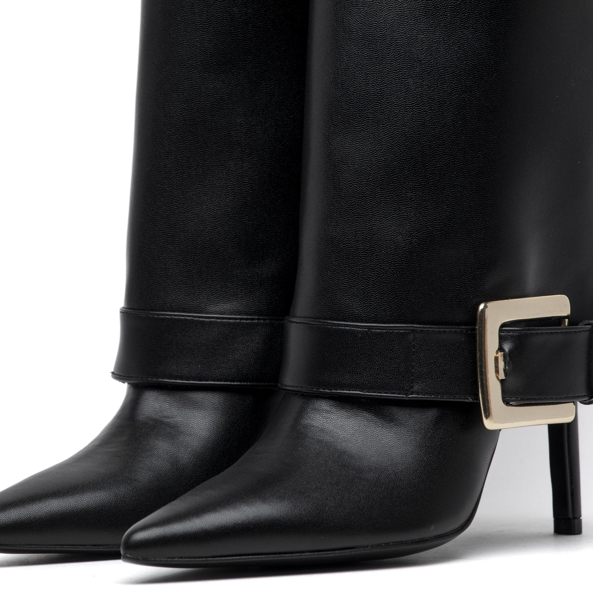 Stivale con gambale a tubo e tacco stiletto. - TreemmeCreazioni