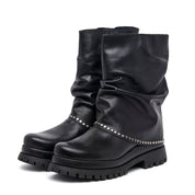 Stivaletto combat in pelle nera con borchie. - TreemmeCreazioni