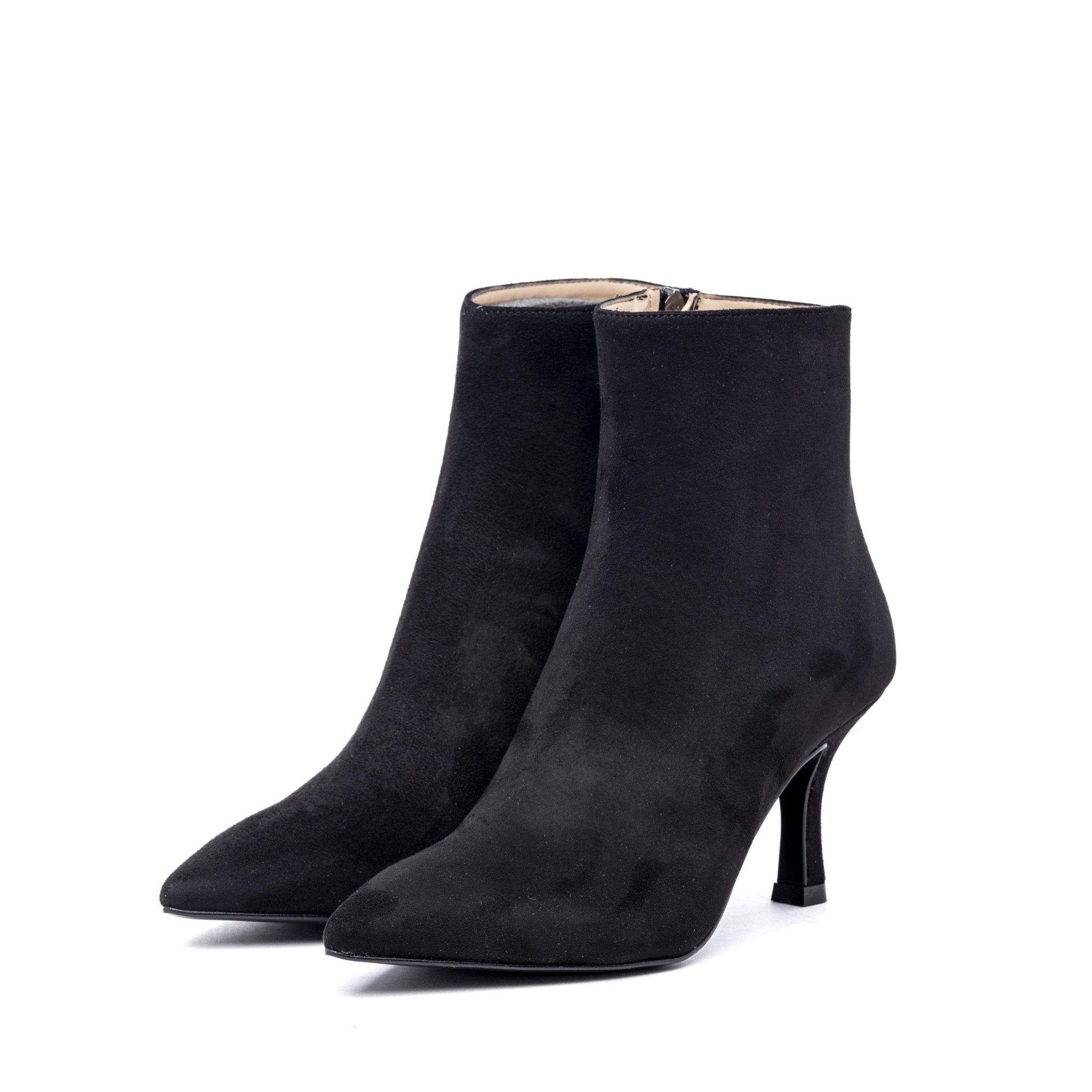 Stivaletto in camoscio nero con tacco. - TreemmeCreazioni