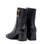 Stivaletto in vitello nero con tacco largo. - TreemmeCreazioni