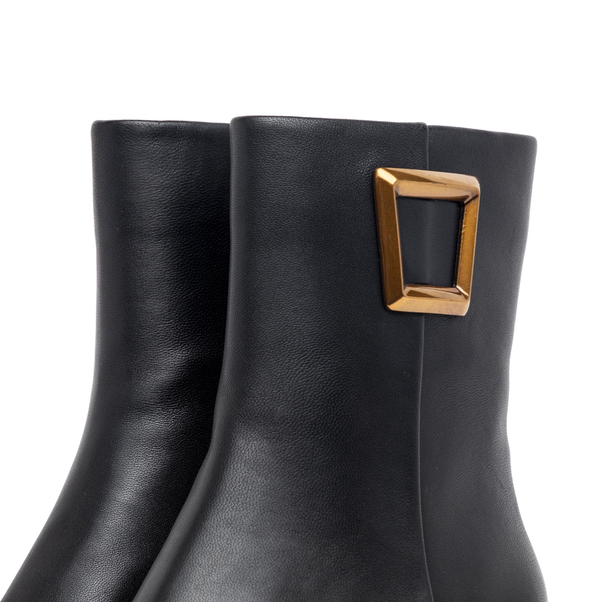 Stivaletto in vitello nero con tacco largo. - TreemmeCreazioni