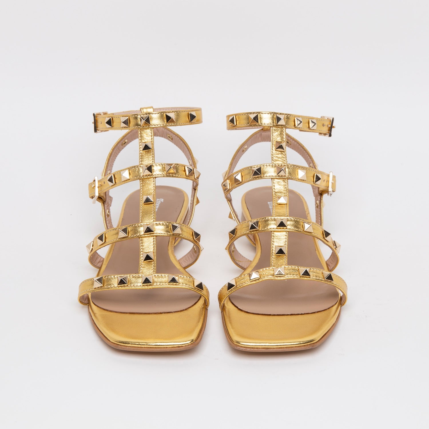 Sandalo basso con borchie. - TreemmeCreazioni