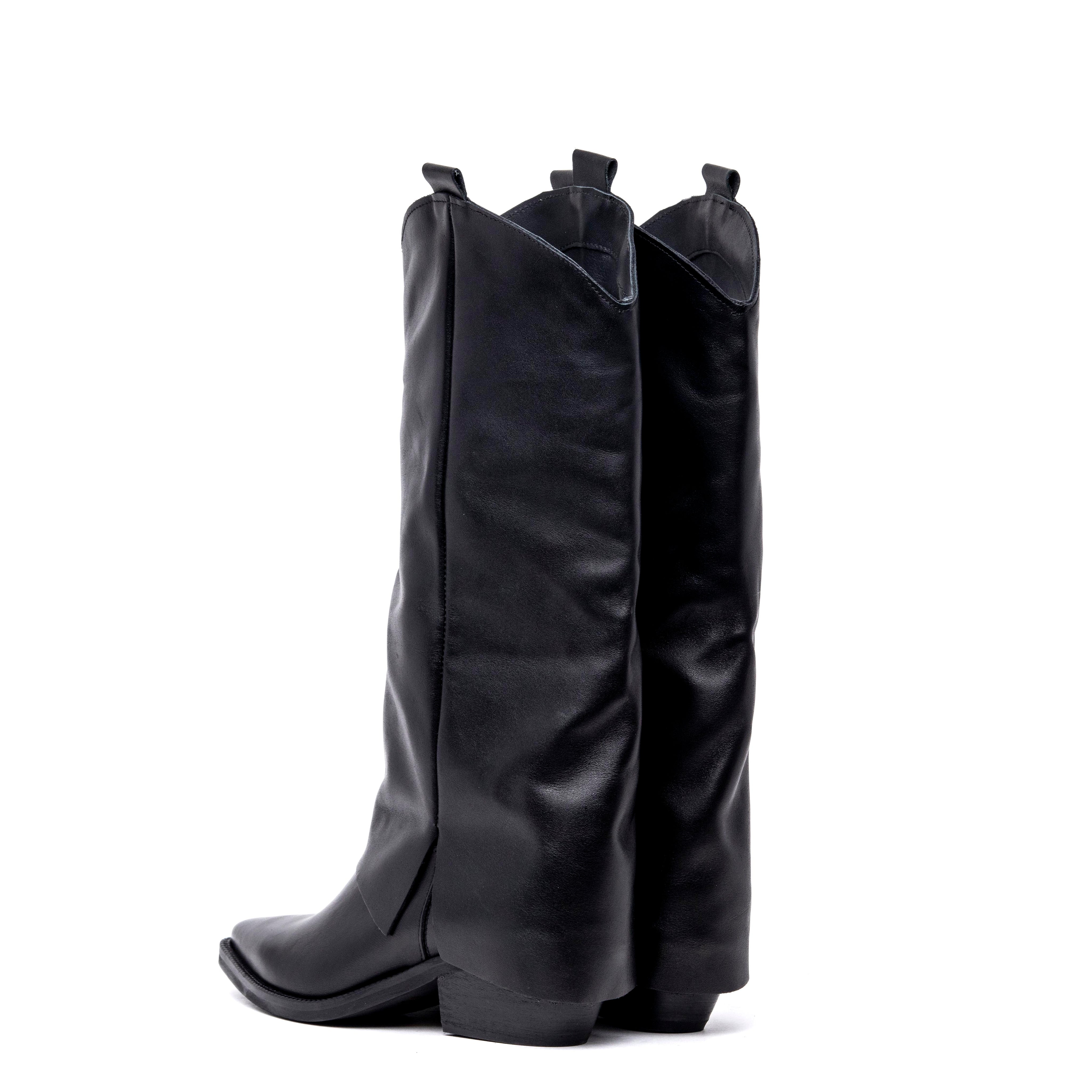 Stivale texano in vitello nero.