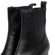 Stivaletto texano nero con elastici.