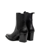 Stivaletto texano nero con elastici.