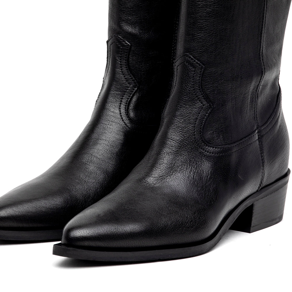 Stivale alto texano in vitello nero.