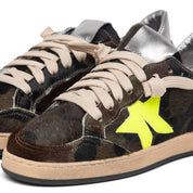 Sneakers in cavallino militare con stella