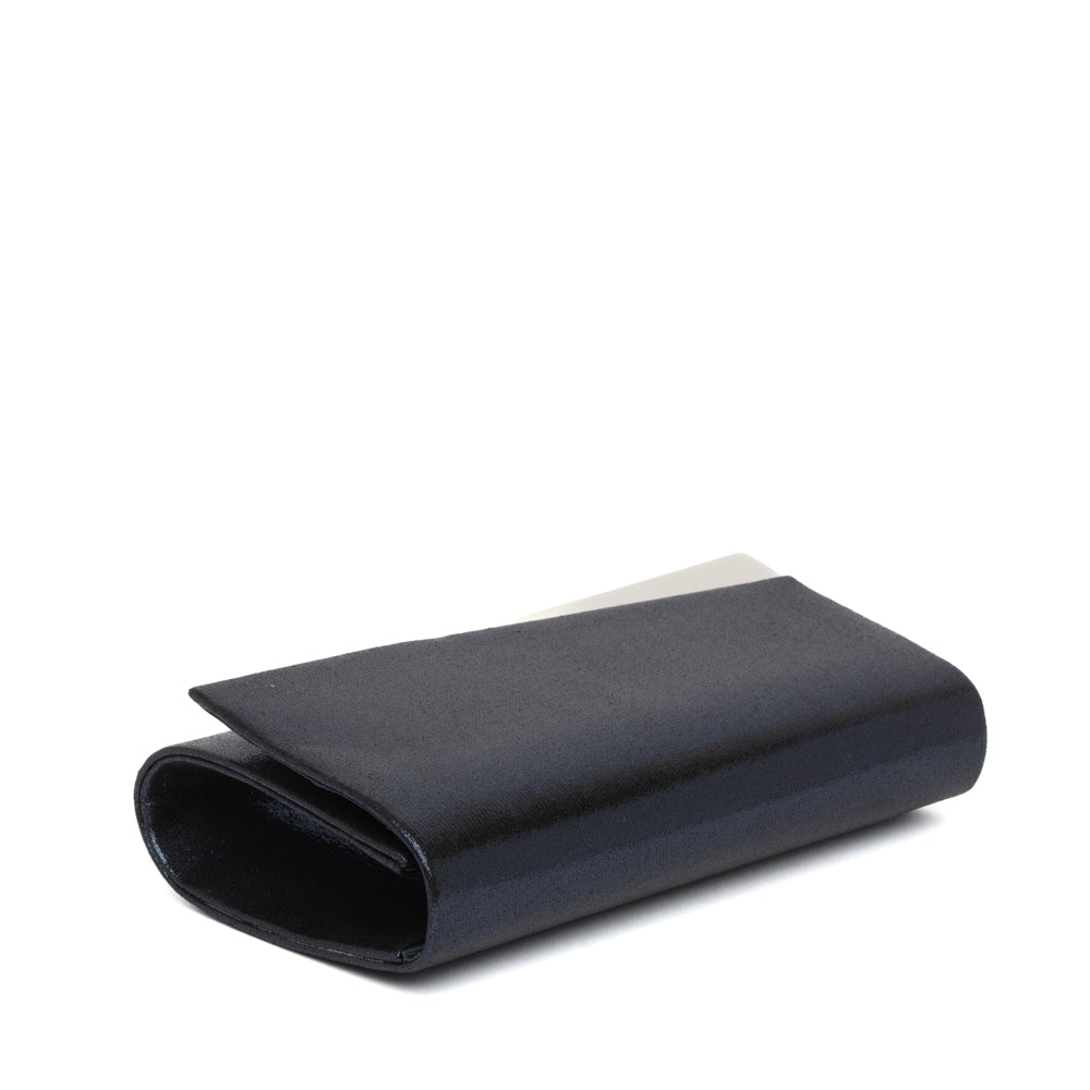 Pochette elegante in raso spalmato blu