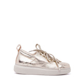 Sneakers in pelle laminata platino.