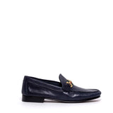 Mocassino uomo in pelle bottolata con morsetto.