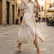 Abito camicia in fantasia floreale.