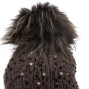 Berretto con paillettes e pon - pon. - TreemmeCreazioni