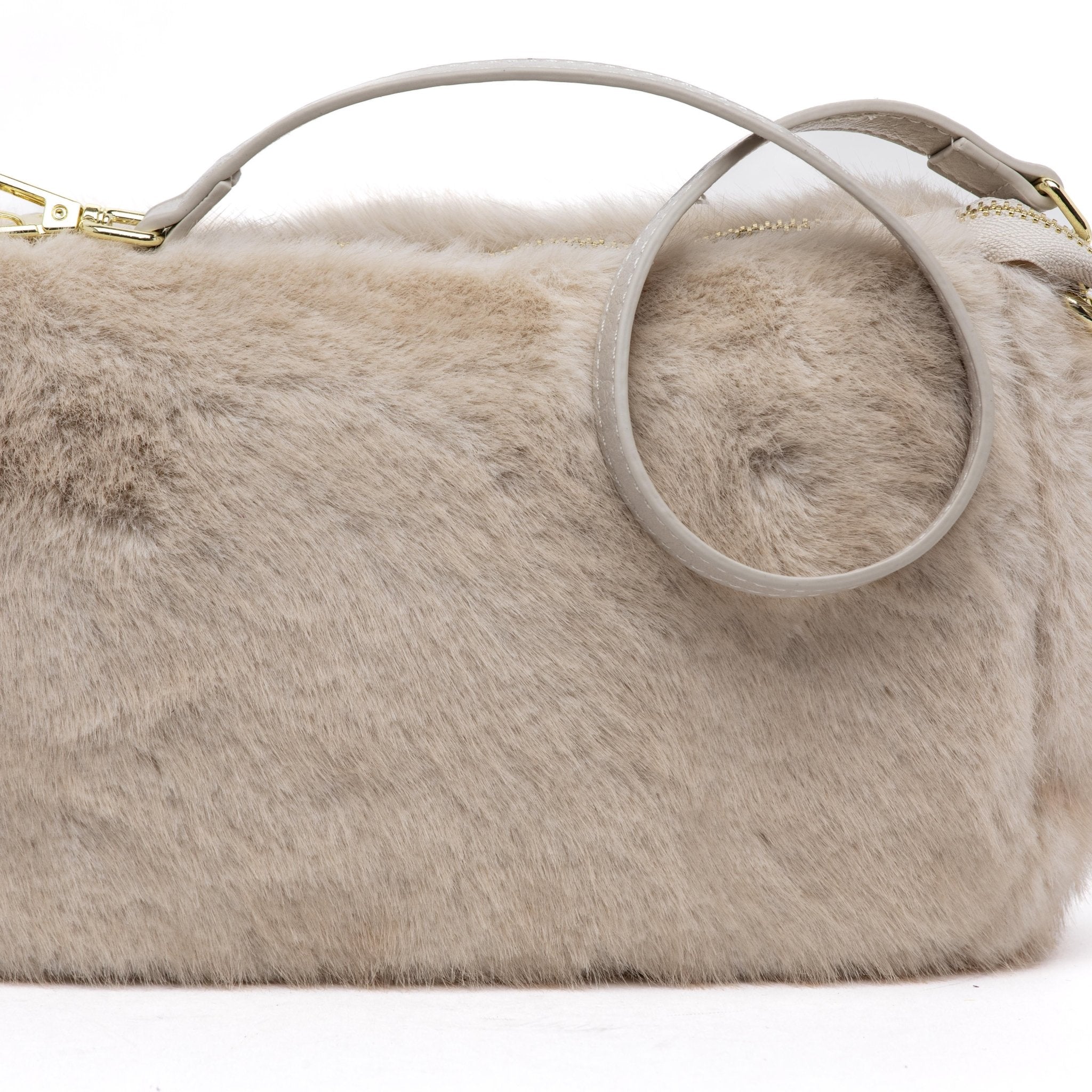 Borsa a mano in eco pelliccia burro. - TreemmeCreazioni