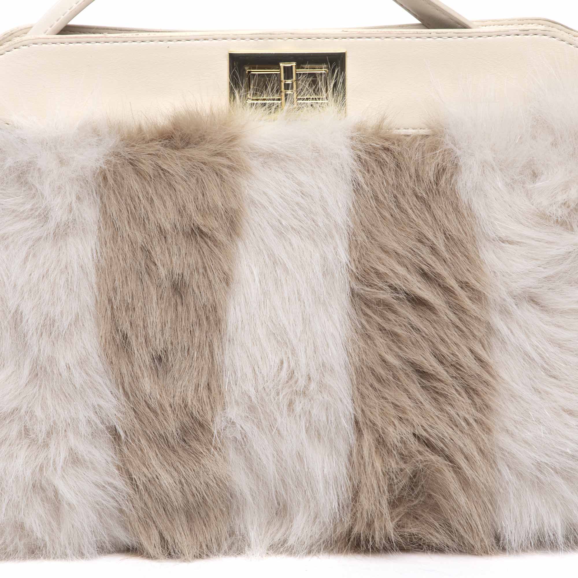 Borsa a mano in eco pelliccia. - TreemmeCreazioni