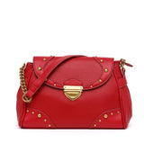 Borsa a spalla in ecopelle rossa.