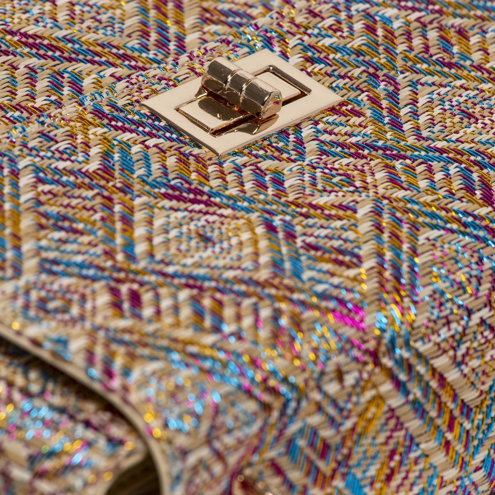 Borsa in rafia intrecciata multicolor. - TreemmeCreazioni