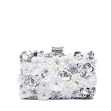 Clutch in raso bianco con applicazioni