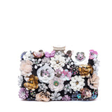 Clutch in raso nero con applicazioni