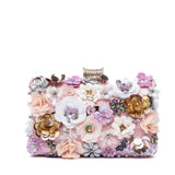 Clutch in raso rosa con applicazioni