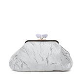 Clutch in tessuto stropicciato in raso bianco