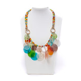 Collana colorata con sfere di vetro.