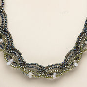 Collana girocollo con gradazioni di verde. - TreemmeCreazioni