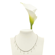 Collana in micro strass con perle applicate a goccia. - TreemmeCreazioni