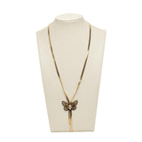 Collana lunga con farfalla.
