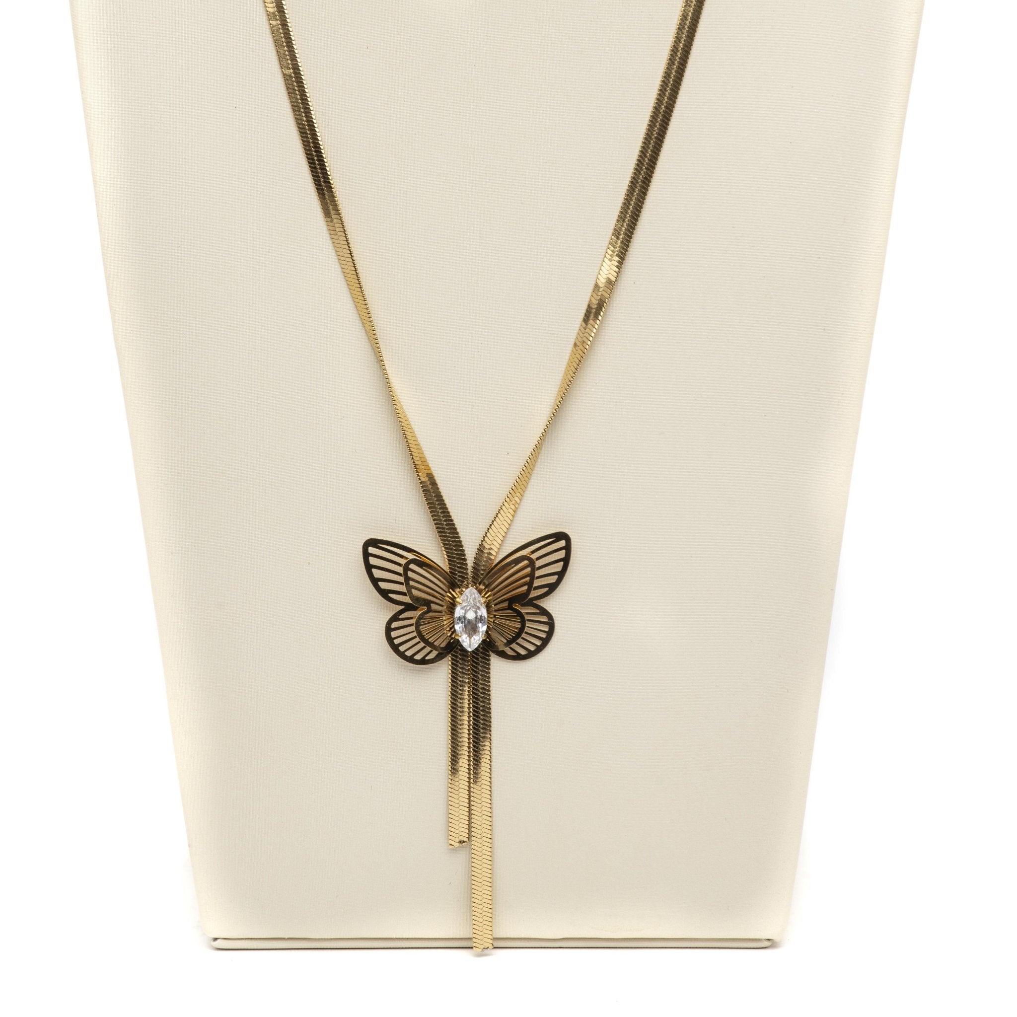 Collana lunga con farfalla. - TreemmeCreazioni