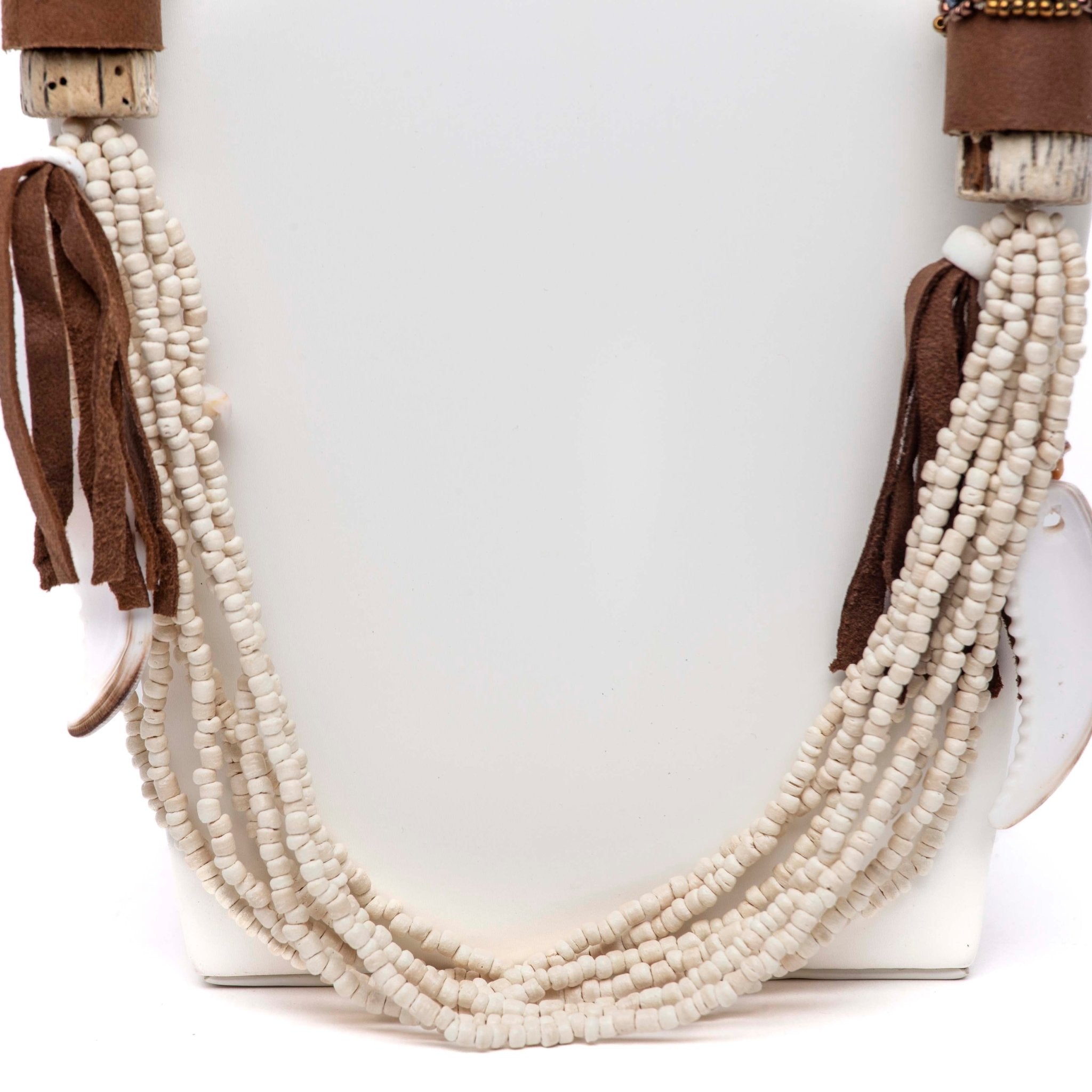 Collana lunga etnica con perline. - TreemmeCreazioni