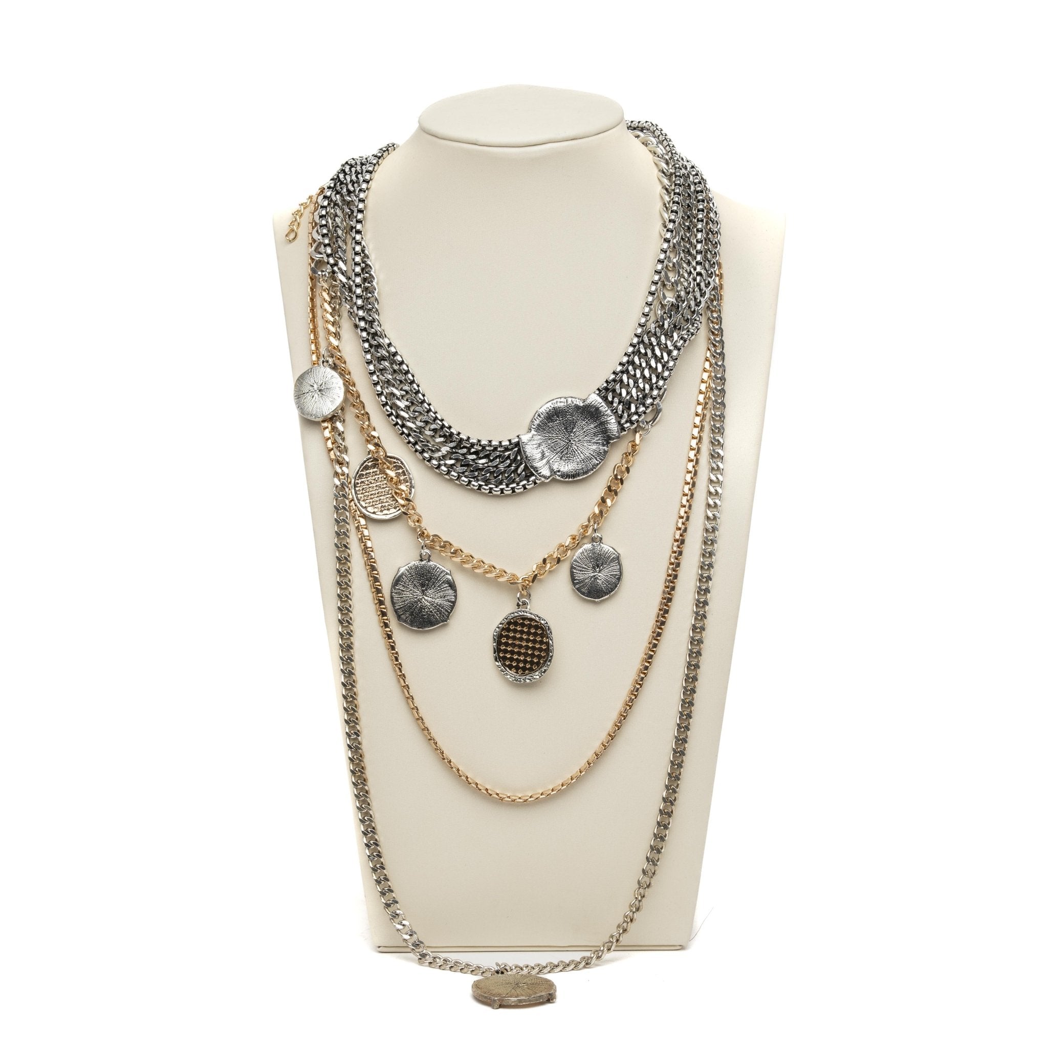 Collana multistrati con charms. - TreemmeCreazioni