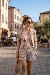 Completo giacca e pantaloncino in fantasia. - TreemmeCreazioni