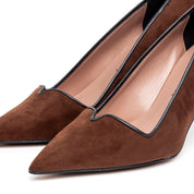 Décolleté in camoscio snegg marrone. - TreemmeCreazioni