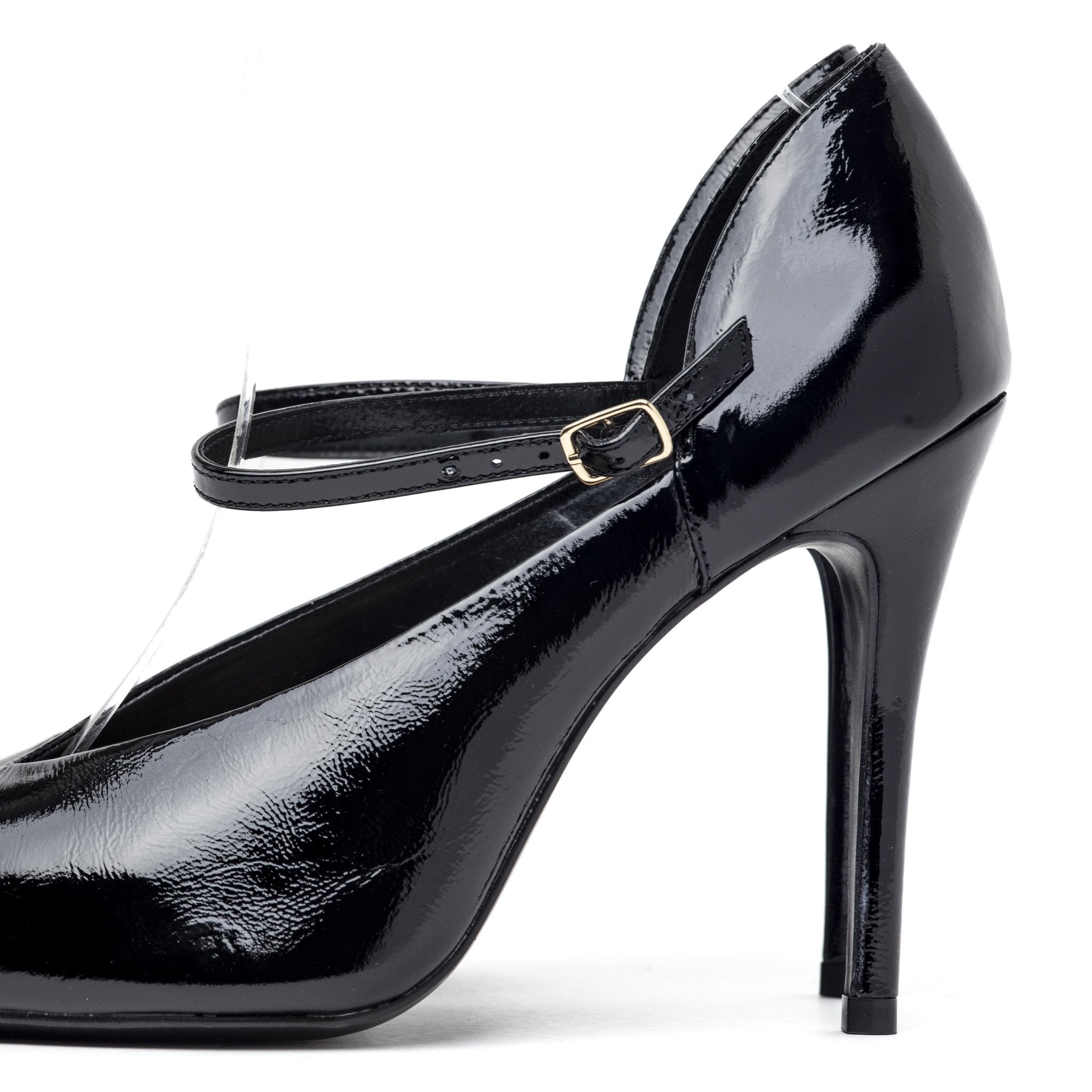 Décolleté in pelle naplak nero con cinturino. - TreemmeCreazioni