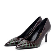 Décolleté in vernice cioccolato con intagli verdi. - TreemmeCreazioni