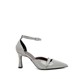 Décolleté in vernice grigio con cinturino