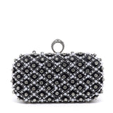 Elegante clutch in raso nero e strass.