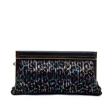 Elegante pochette a mano in velluto stampa maculato.