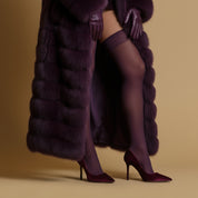 Décolleté in velluto bordeaux con tacco.