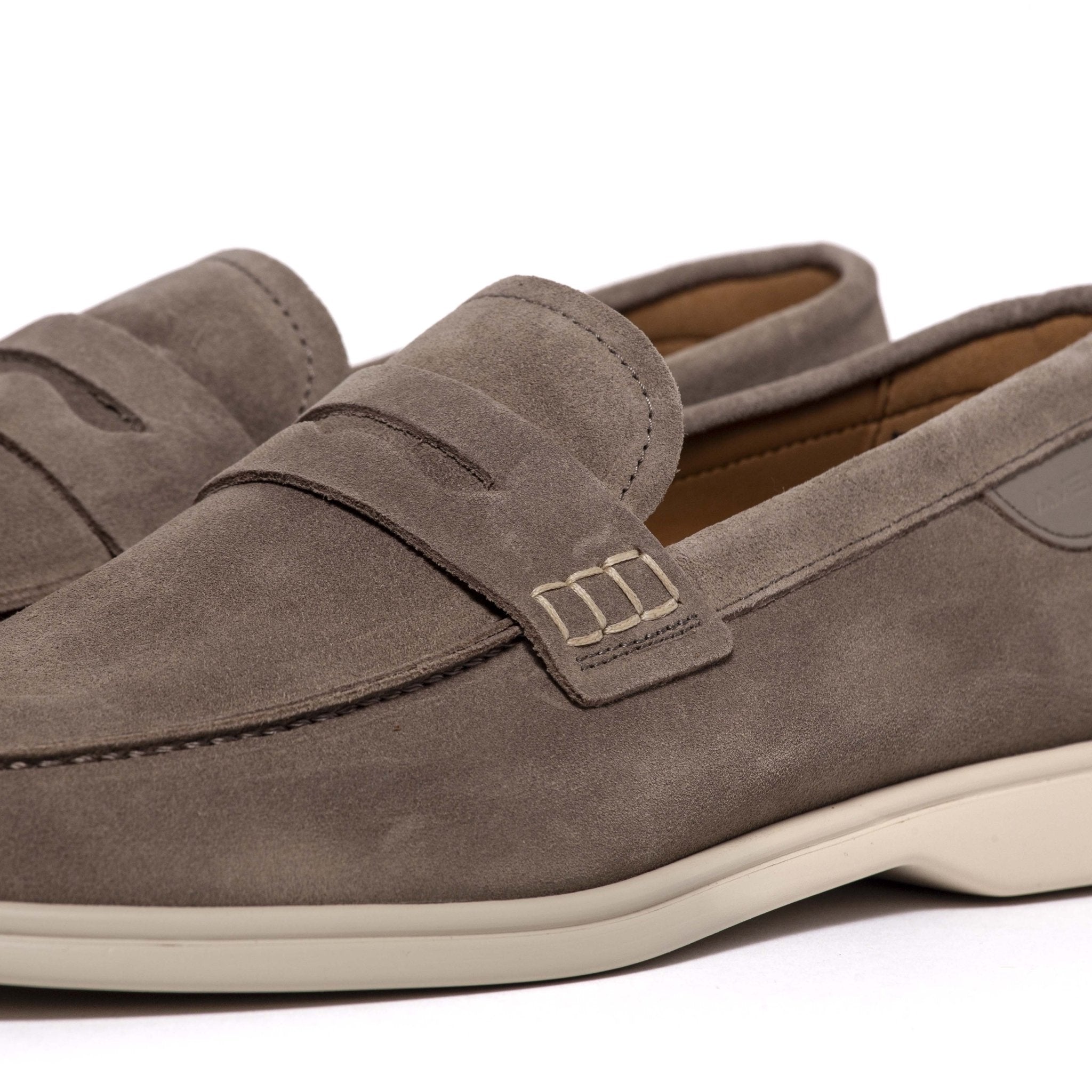 Mocassino Ambitious in pelle scamosciata. - TreemmeCreazioni