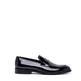 Mocassino elegante uomo in vernice nera.