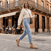 Mocassino in camoscio camel con borchie. - TreemmeCreazioni