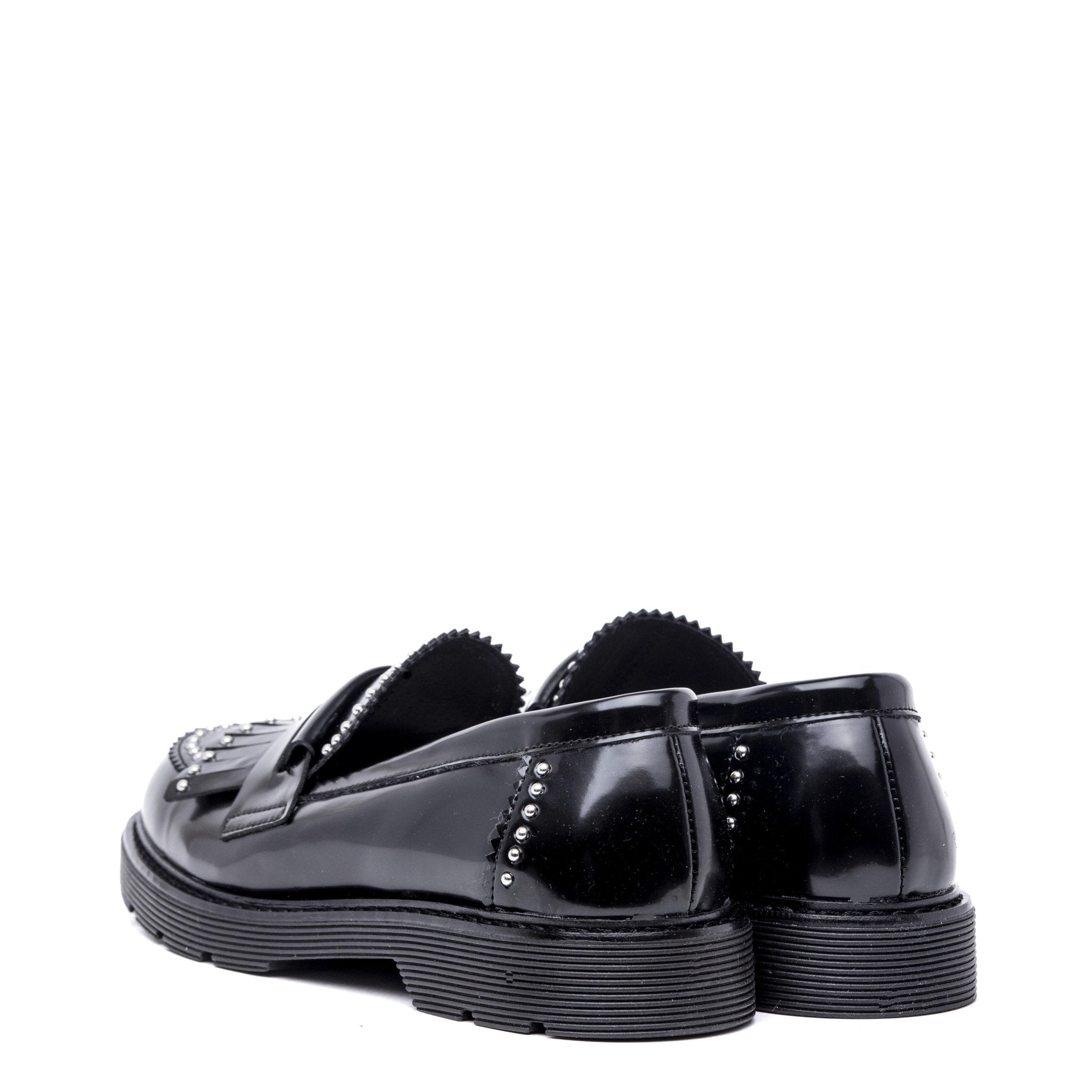 Mocassino in spazzolato nero con borchie e frange. - TreemmeCreazioni