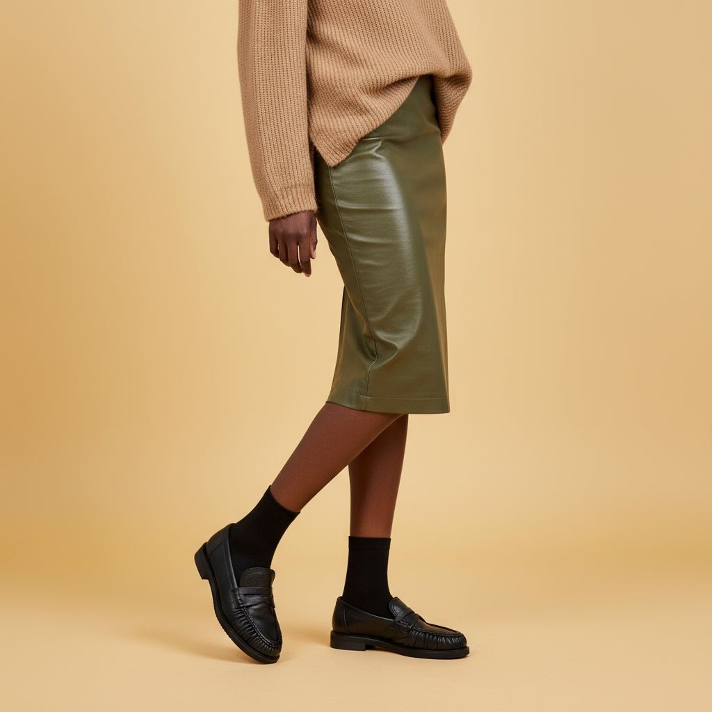 Mocassino in vitello nero con lavorazione a pinza. - TreemmeCreazioni