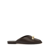 Mules in pelle color cioccolato con gioiello